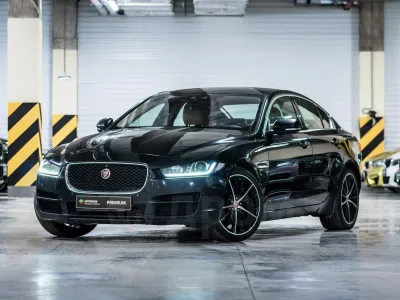 Jaguar XE 